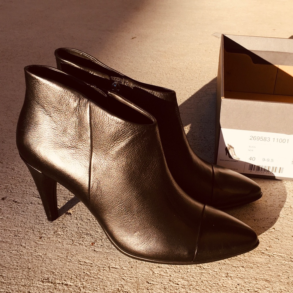 Brand new heel booties, size 9,5